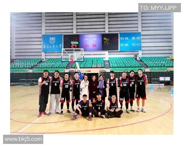 杭州篮球队选拔赛点评团队协作表现分析与提升建议